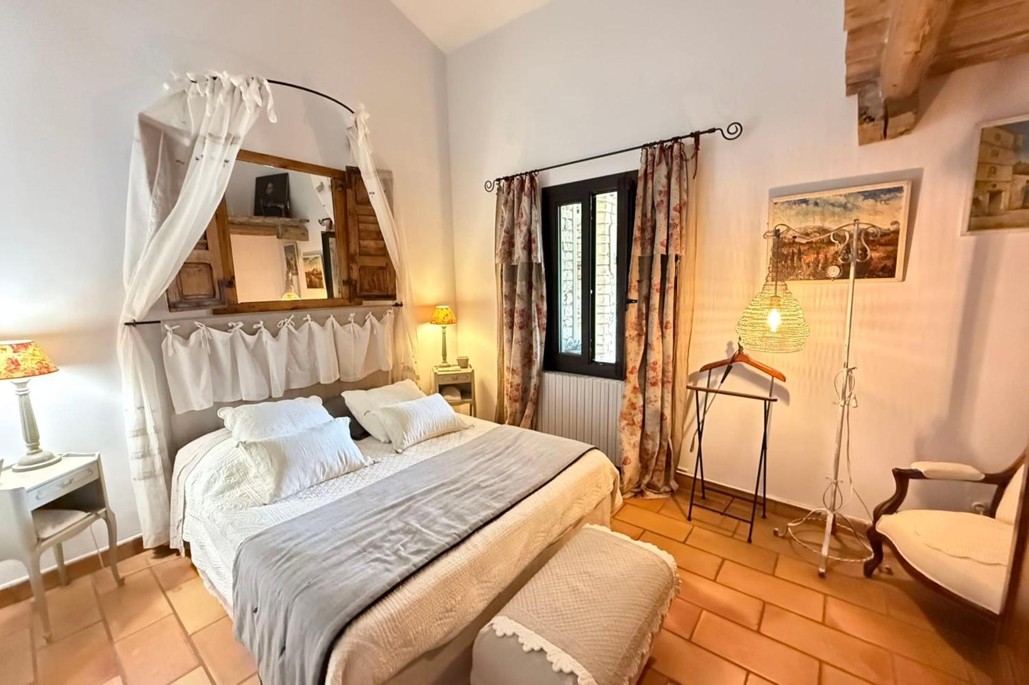 Beautiful Provencal Villa With Pool And Jacuzzi Лакост Экстерьер фото
